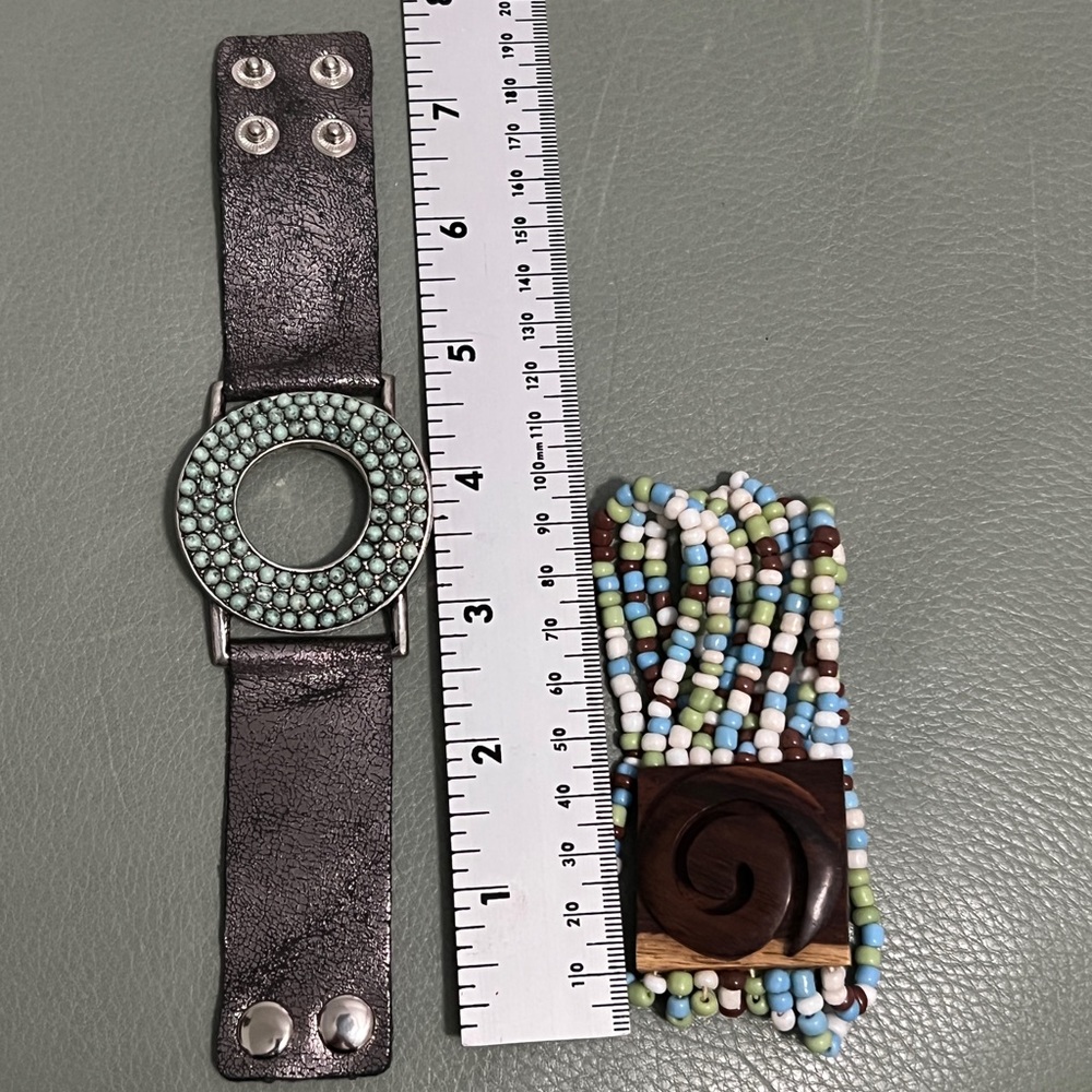 Two bracelets - Picture 3 of 4